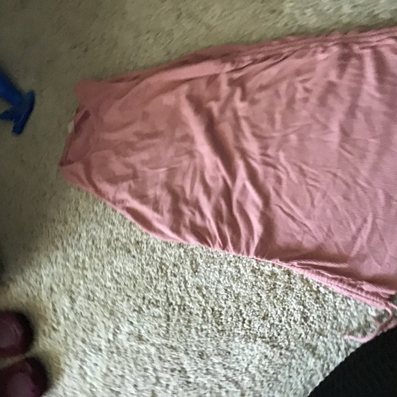 Sleeveless Ruched Tops - Picture 3 of 5